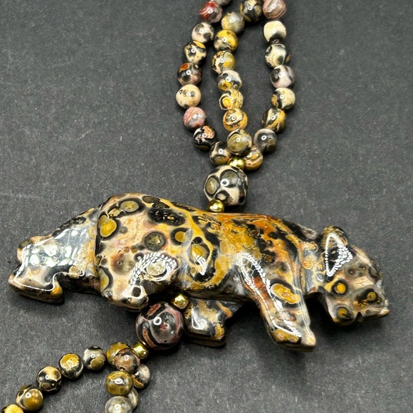 VTG Leopard Jasper Beaded Necklace Festish Animal Pendant 32” - Picture 2 of 6